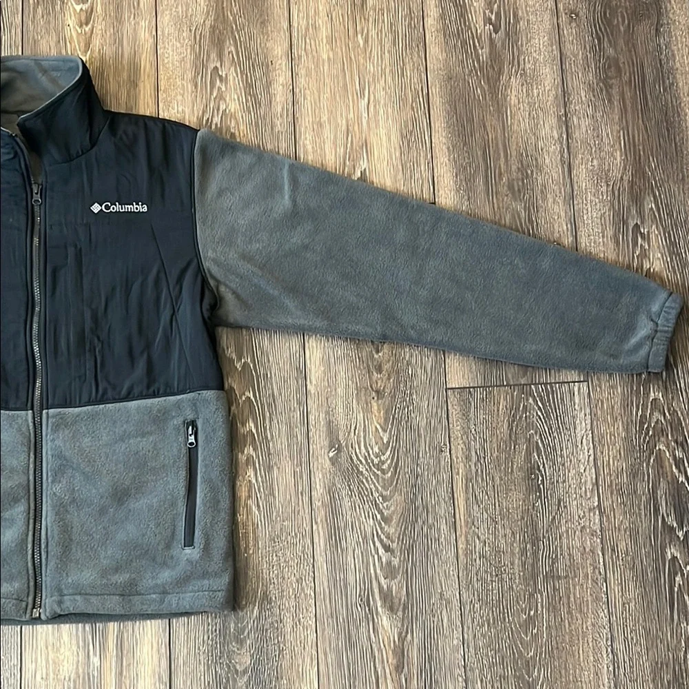 Columbia Two-Tone Fleece Jacket in Black and Gray Adult Size Small